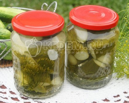 Огурцы маринованные резанные с перцем