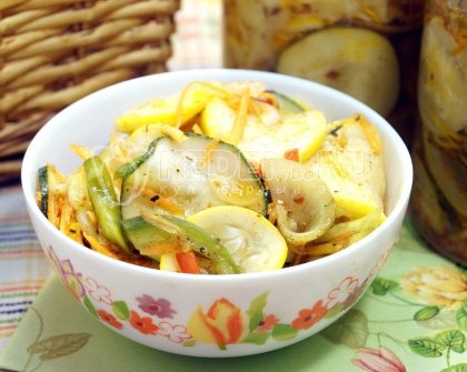Кабачки с морковью по-корейски на зиму