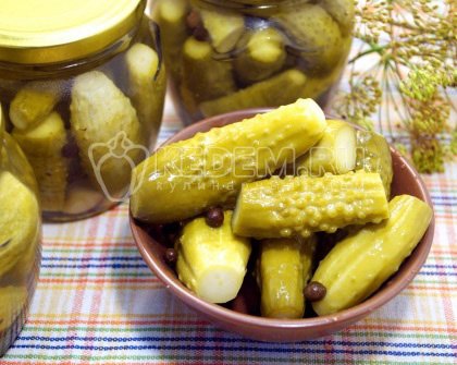 Маринованные огурцы «Фирменные»